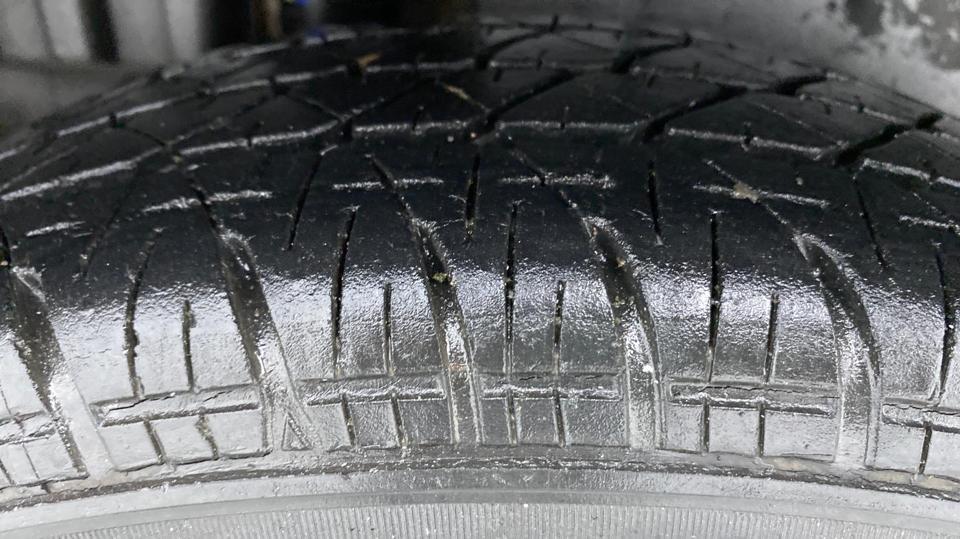 2012 Maruti Swift VXI D, Petrol, Manual, 40,186 km, Right Rear Tyre Tread