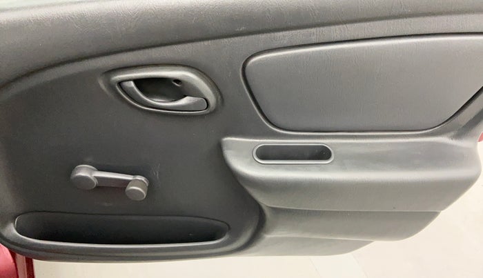 2011 Maruti Alto LXI, Petrol, Manual, 47,145 km, Driver Side Door Panels Controls