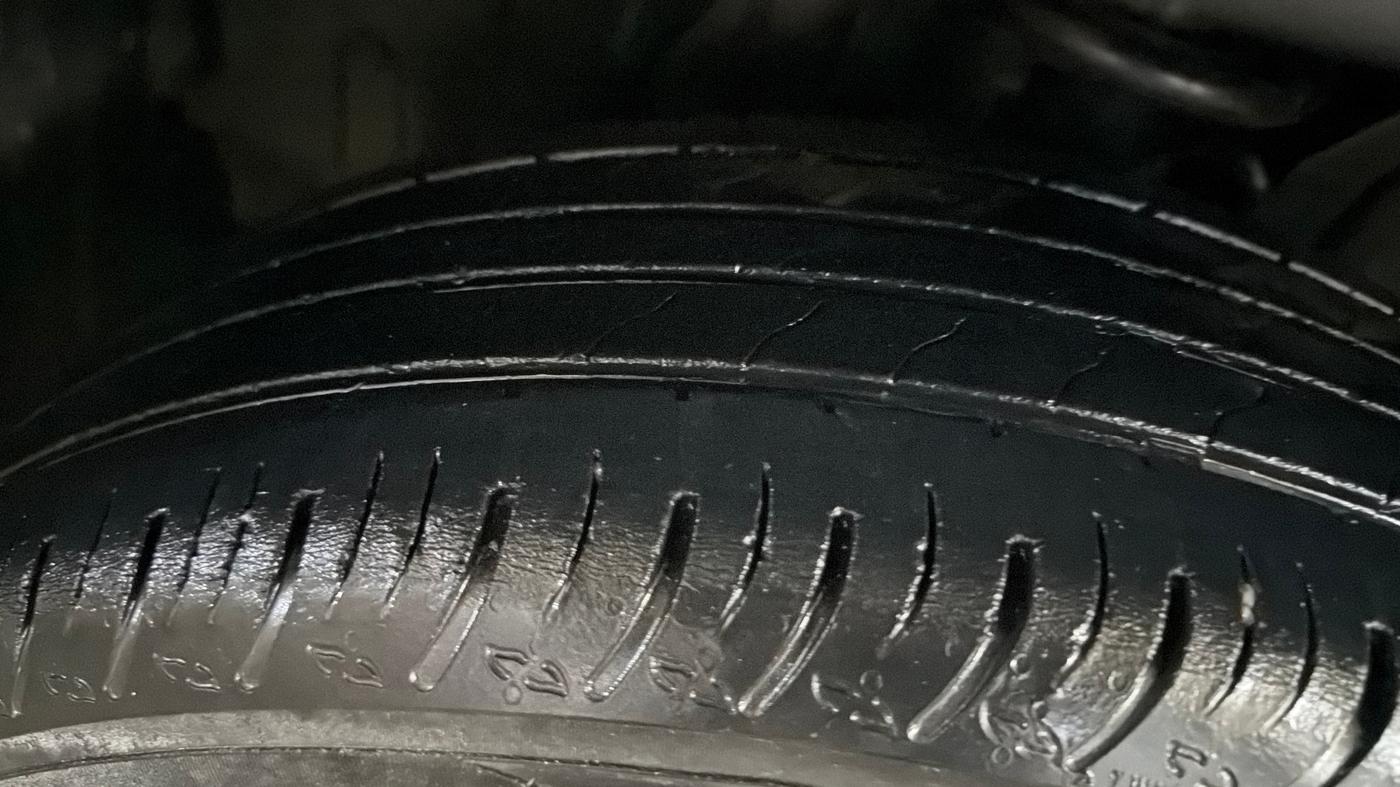 2022 Nissan MAGNITE XE, Petrol, Manual, 68,617 km, Left Front Tyre Tread
