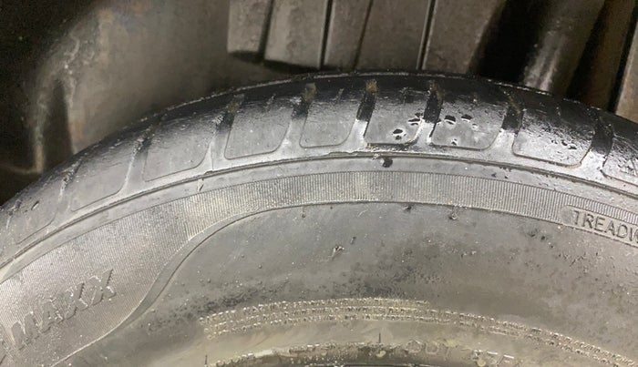 2018 Maruti Dzire VDI AMT, Diesel, Automatic, 40,492 km, Left Rear Tyre Tread
