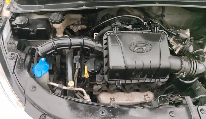 2013 Hyundai i10 MAGNA 1.1, Petrol, Manual, 1,06,088 km, Engine View - Right