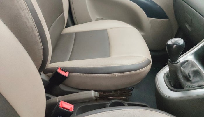 2013 Hyundai i10 MAGNA 1.1, Petrol, Manual, 1,06,088 km, Gear Lever