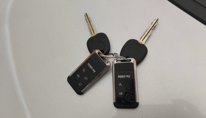 2013 Hyundai i10 MAGNA 1.1, Petrol, Manual, 1,06,088 km, Key Close Up