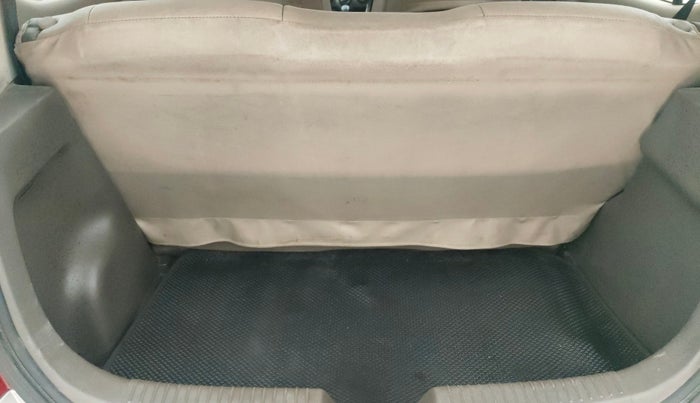 2013 Hyundai i10 MAGNA 1.1, Petrol, Manual, 1,06,088 km, Boot Inside