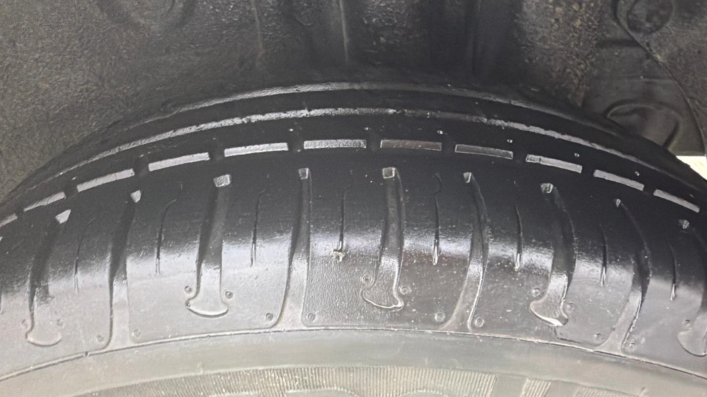 2016 Hyundai Elite i20 MAGNA 1.2, Petrol, Manual, 49,208 km, Left Rear Tyre Tread