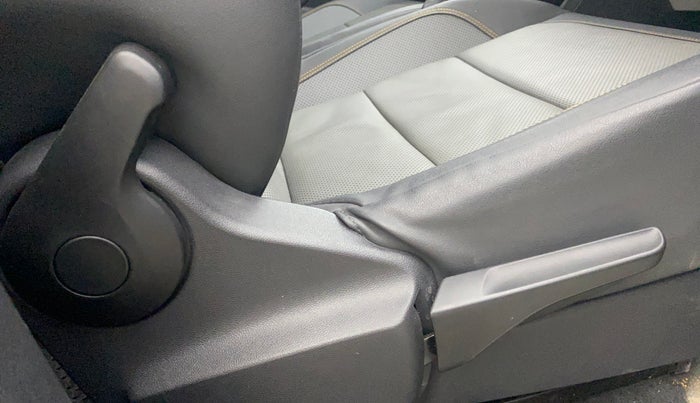 2023 Skoda KUSHAQ STYLE 1.0L TSI AT, Petrol, Automatic, 17,978 km, Driver Side Adjustment Panel