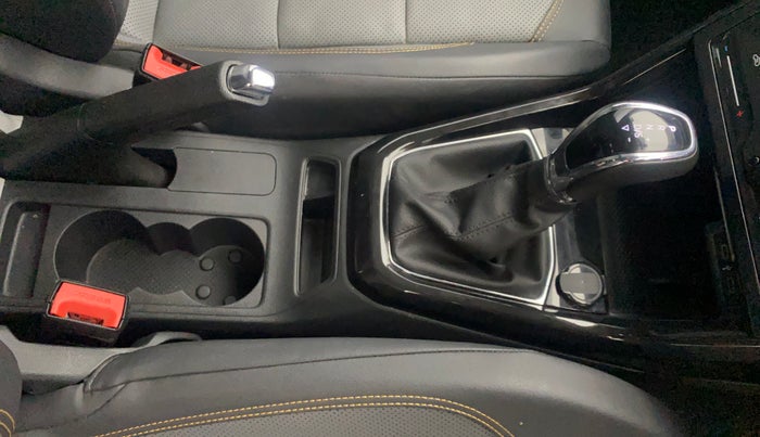 2023 Skoda KUSHAQ STYLE 1.0L TSI AT, Petrol, Automatic, 17,978 km, Gear Lever