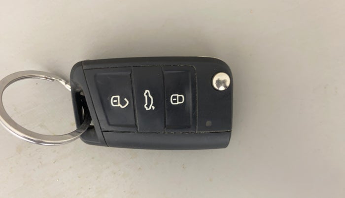 2023 Skoda KUSHAQ STYLE 1.0L TSI AT, Petrol, Automatic, 17,978 km, Key Close Up