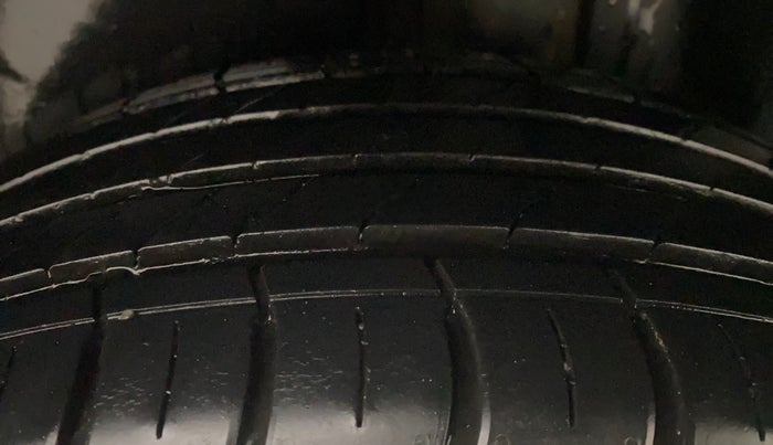 2023 Skoda KUSHAQ STYLE 1.0L TSI AT, Petrol, Automatic, 17,978 km, Left Rear Tyre Tread