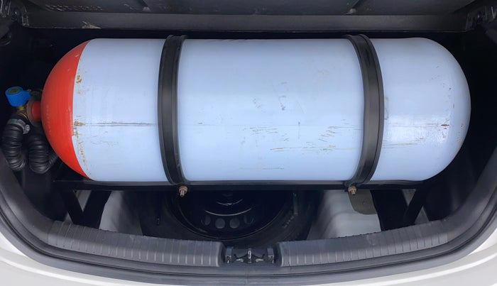 2018 Hyundai Grand i10 SPORTZ (O) 1.2 KAPPA VTVT, CNG, Manual, 38,086 km, Boot Inside