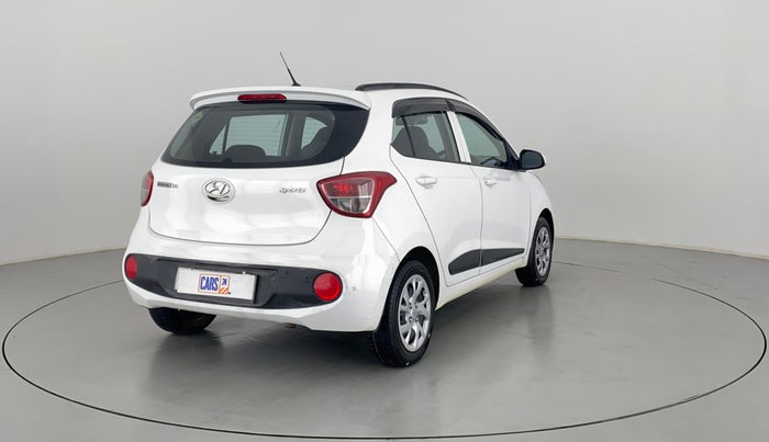 2018 Hyundai Grand i10 SPORTZ (O) 1.2 KAPPA VTVT, CNG, Manual, 38,086 km, Right Back Diagonal