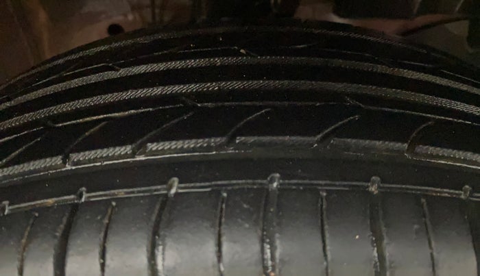 2018 Honda Amaze 1.2L I-VTEC VX, Petrol, Manual, 30,173 km, Right Front Tyre Tread