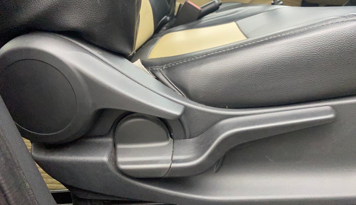 2018 Honda Amaze 1.2L I-VTEC VX, Petrol, Manual, 30,173 km, Driver Side Adjustment Panel