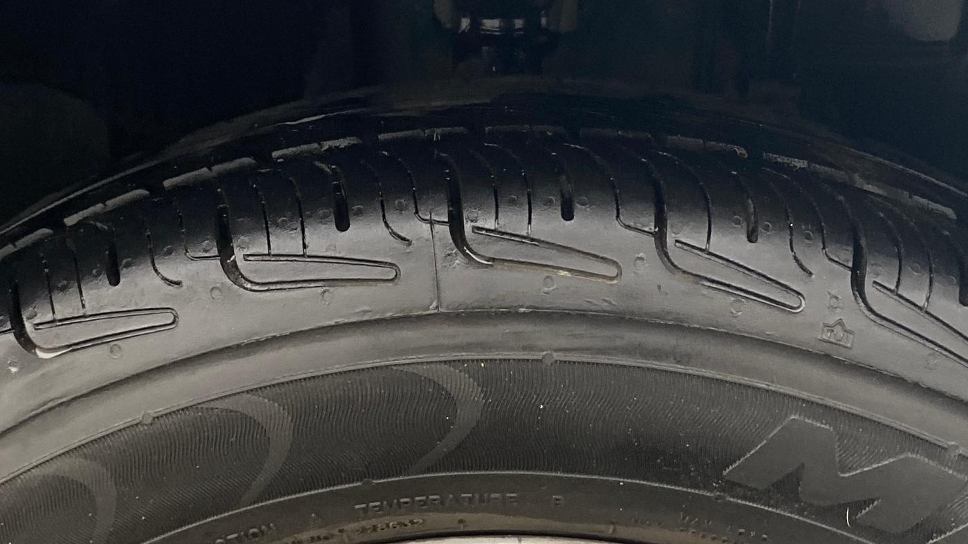 2019 Renault Kwid RXT 1.0 AMT, Petrol, Automatic, 79,401 km, Right Front Tyre Tread