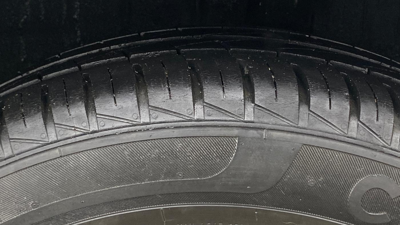 2019 Renault Kwid RXT 1.0 AMT, Petrol, Automatic, 79,401 km, Left Rear Tyre Tread