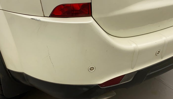 2019 Mahindra XUV500 W9, Diesel, Manual, 47,226 km, Rear bumper - Paint is slightly damaged