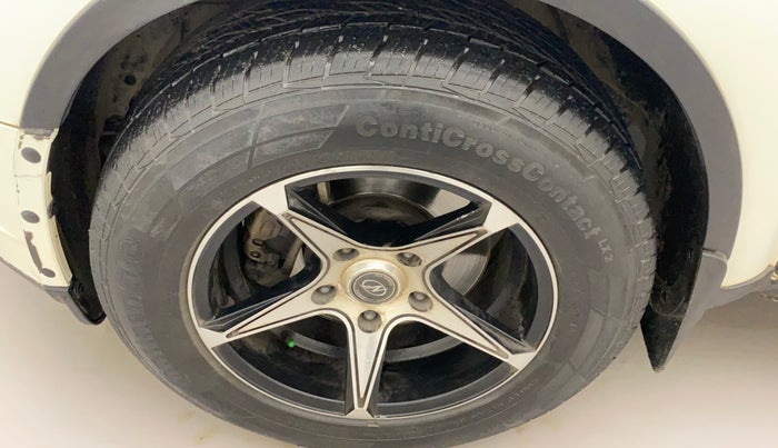 2019 Mahindra XUV500 W9, Diesel, Manual, 47,226 km, Left front tyre - Minor crack