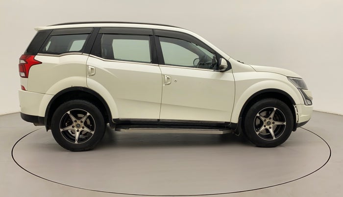 2019 Mahindra XUV500 W9, Diesel, Manual, 47,226 km, Right Side View