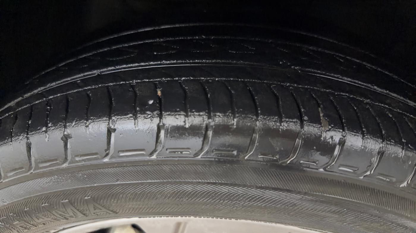 2022 Hyundai NEW I20 MAGNA 1.2 MT, Petrol, Manual, 37,032 km, Left Front Tyre Tread