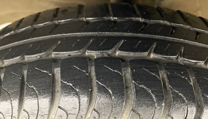 2015 Maruti Wagon R 1.0 VXI, Petrol, Manual, 16,443 km, Left Front Tyre Tread