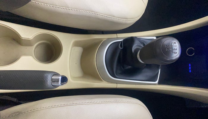 2014 Hyundai Verna FLUIDIC 1.6 VTVT SX, Petrol, Manual, 62,685 km, Gear Lever