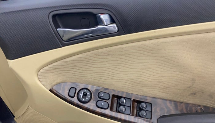 2014 Hyundai Verna FLUIDIC 1.6 VTVT SX, Petrol, Manual, 62,685 km, Driver Side Door Panels Control