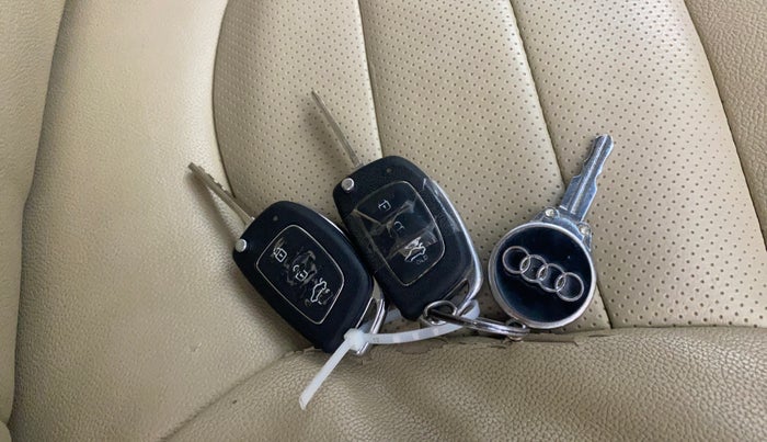 2014 Hyundai Verna FLUIDIC 1.6 VTVT SX, Petrol, Manual, 62,685 km, Key Close Up