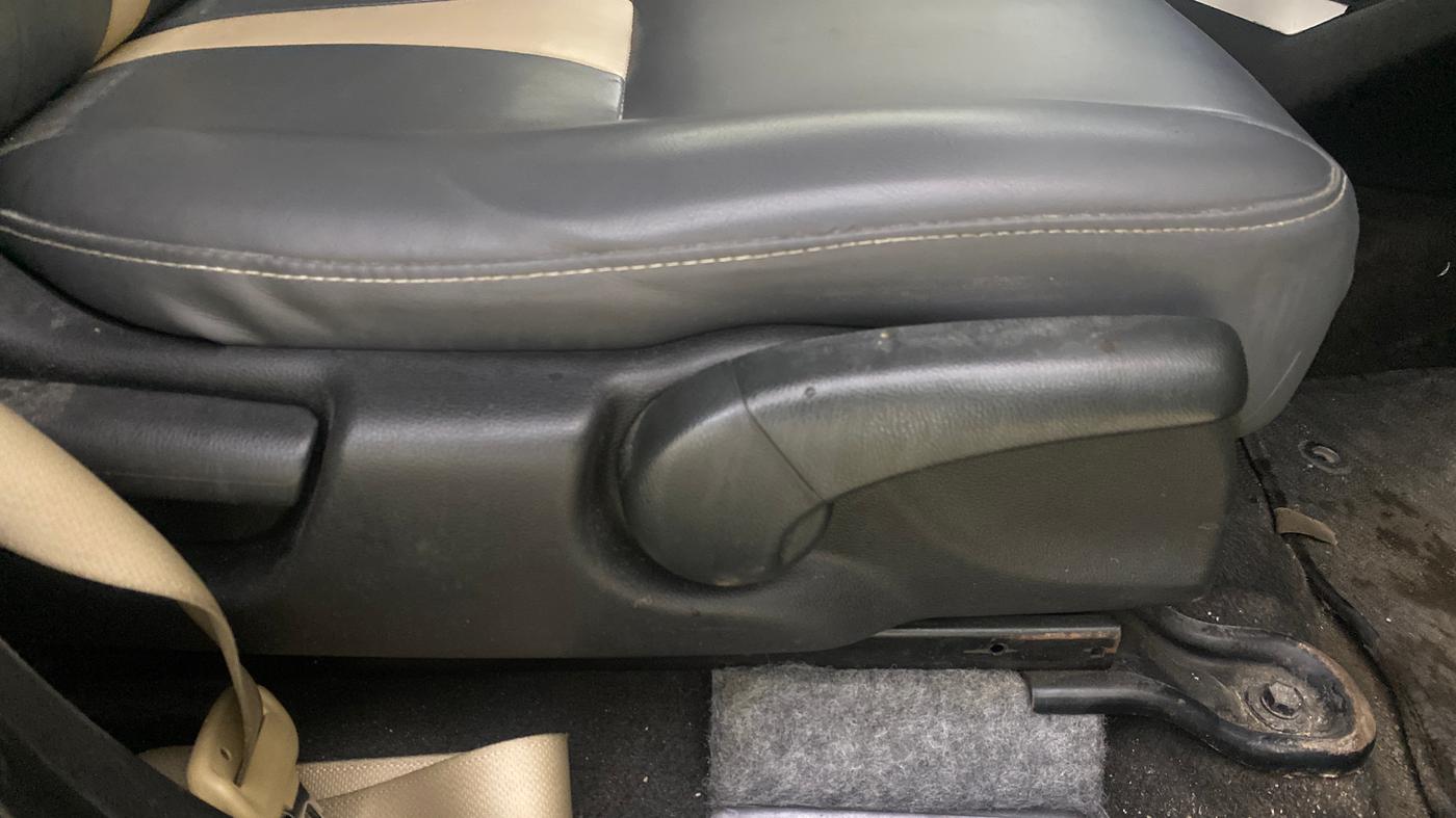 2017 Honda Jazz 1.2L I-VTEC V AT, Petrol, Automatic, 87,414 km, Driver Side Adjustment Panel