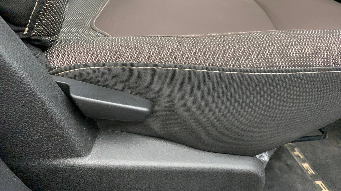 2021 Renault Duster RXZ 1.5 PETROL MT, Petrol, Manual, 37,936 km, Driver Side Adjustment Panel