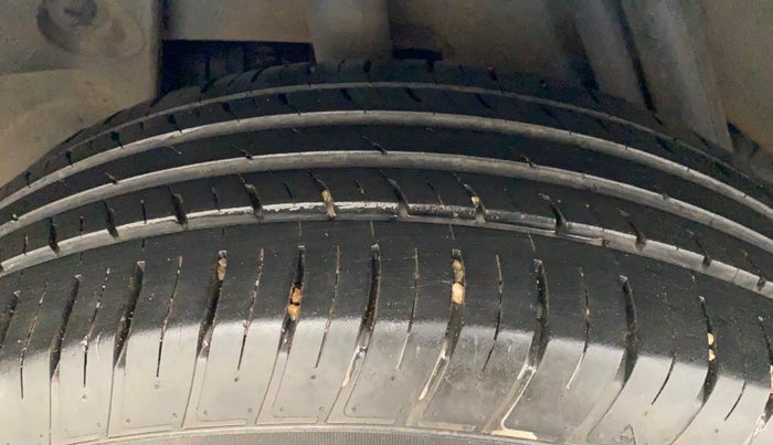 2021 Renault Duster RXZ 1.5 PETROL MT, Petrol, Manual, 37,936 km, Right Rear Tyre Tread
