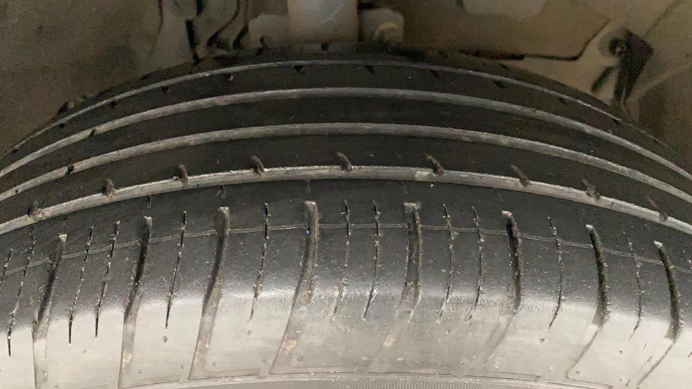 2021 Renault Duster RXZ 1.5 PETROL MT, Petrol, Manual, 37,936 km, Right Front Tyre Tread