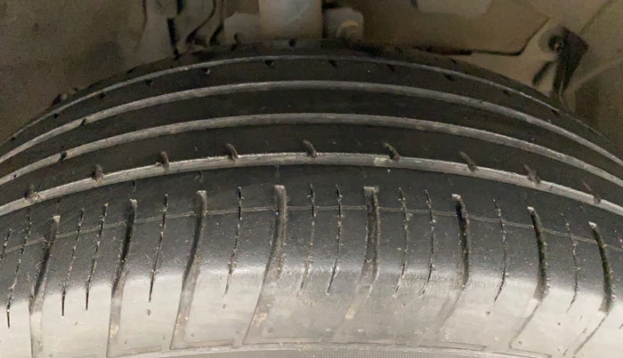 2021 Renault Duster RXZ 1.5 PETROL MT, Petrol, Manual, 37,936 km, Right Front Tyre Tread