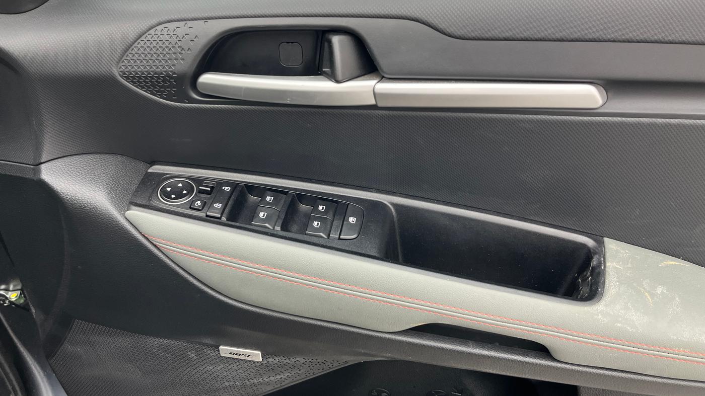 2023 KIA SONET X LINE 1.0 DCT, Petrol, Automatic, 2,955 km, Driver Side Door Panels Control