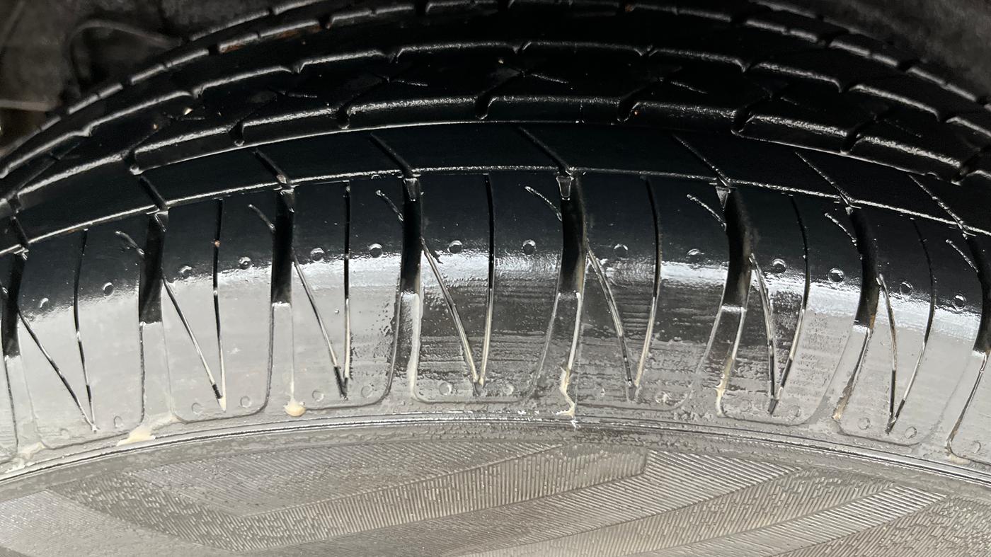 2023 KIA SONET X LINE 1.0 DCT, Petrol, Automatic, 2,955 km, Right Rear Tyre Tread