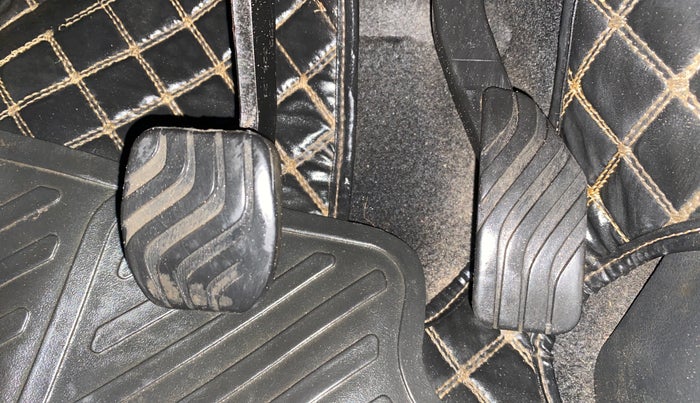 2021 Nissan MAGNITE XV TURBO CVT DUAL TONE, Petrol, Automatic, 1,02,983 km, Pedals