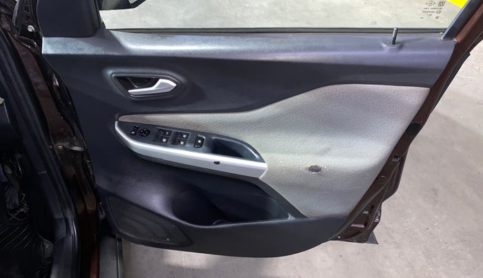 2021 Nissan MAGNITE XV TURBO CVT DUAL TONE, Petrol, Automatic, 1,02,983 km, Driver Side Door Panels Control