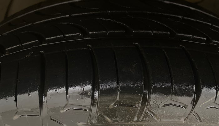2018 Tata Tiago XT PETROL, Petrol, Manual, 63,565 km, Left Front Tyre Tread