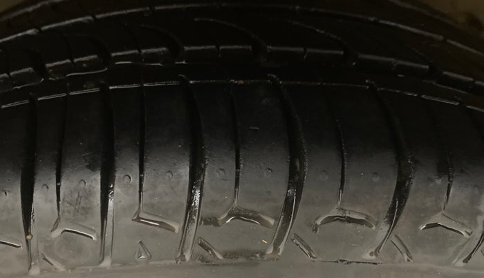 2018 Tata Tiago XT PETROL, Petrol, Manual, 63,565 km, Right Rear Tyre Tread