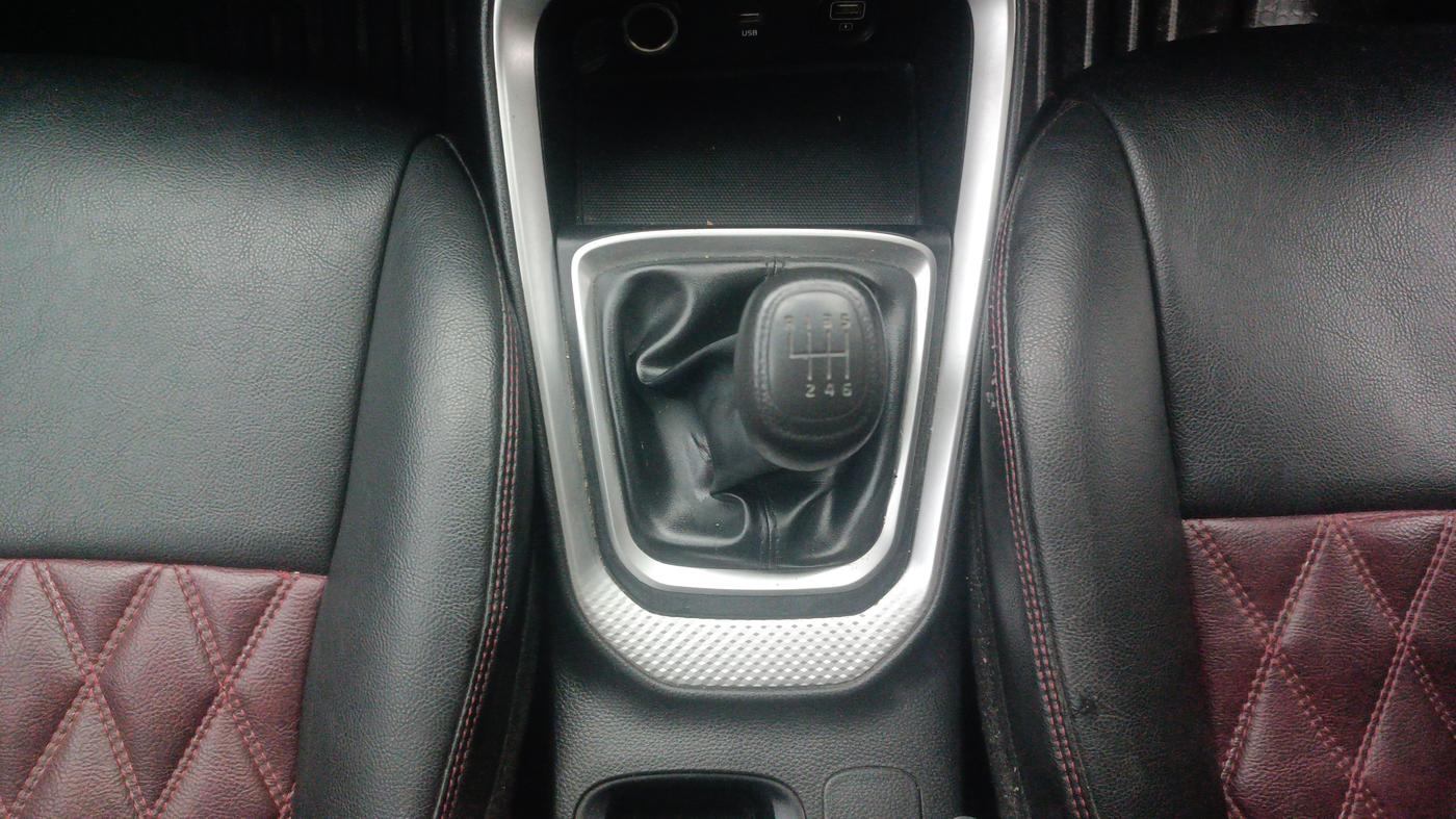 2023 KIA SONET HTK PLUS 1.0 IMT, Petrol, Manual, 66,328 km, Gear Lever
