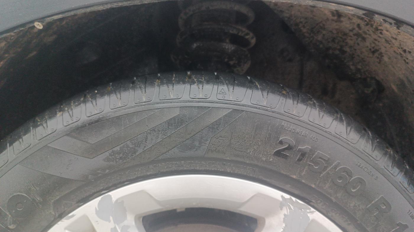 2023 KIA SONET HTK PLUS 1.0 IMT, Petrol, Manual, 66,328 km, Left Front Tyre Tread