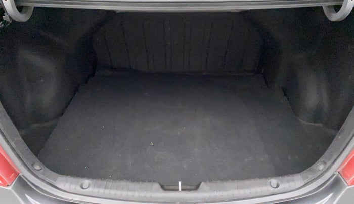 2013 Hyundai Verna FLUIDIC 1.4 CRDI EX, Diesel, Manual, 40,273 km, Boot Inside