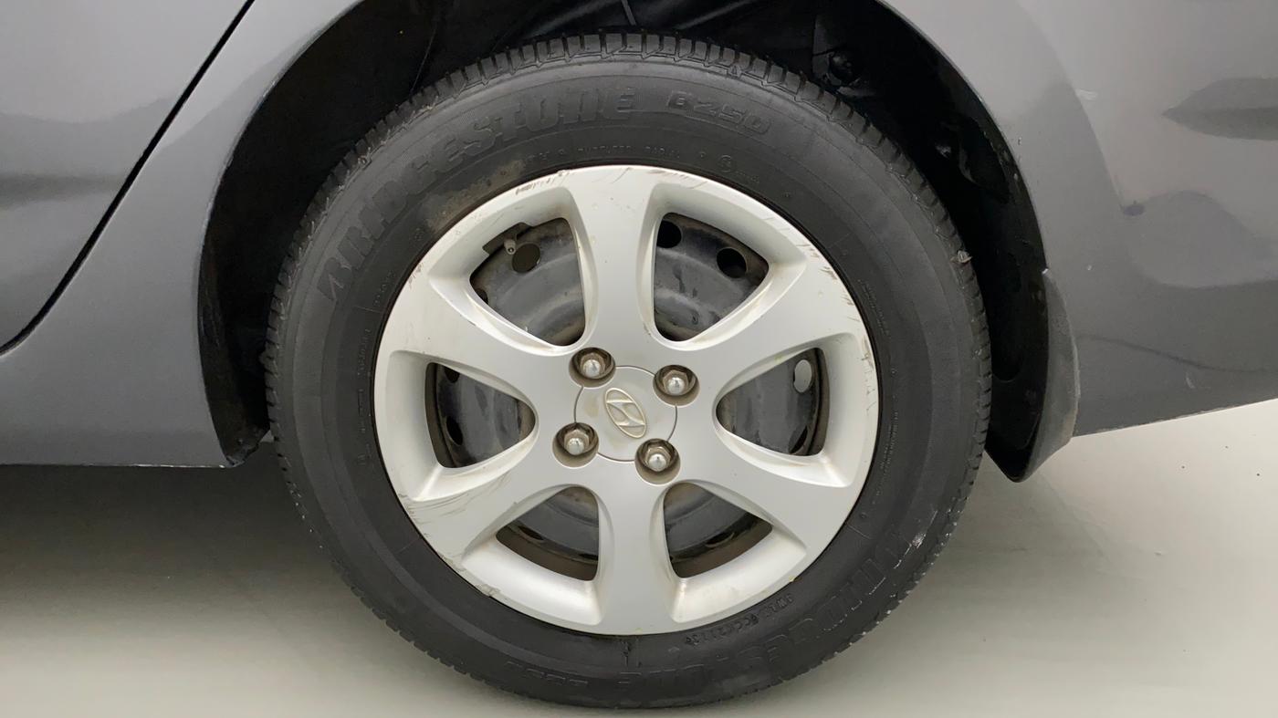 2013 Hyundai Verna FLUIDIC 1.4 CRDI EX, Diesel, Manual, 40,273 km, Left Rear Wheel