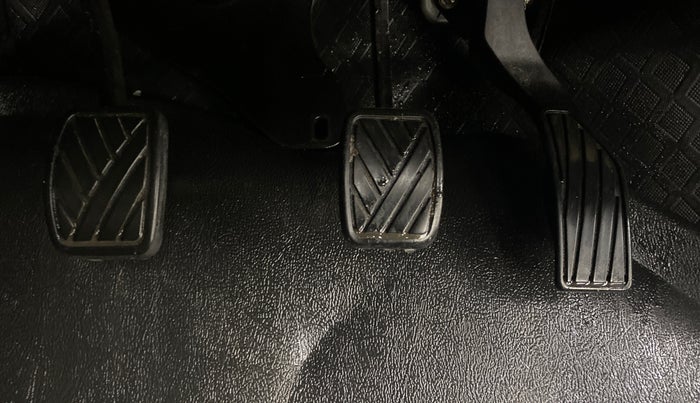2012 Maruti Swift VDI, Diesel, Manual, 80,978 km, Pedals