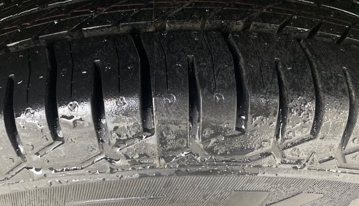 2012 Maruti Swift VDI, Diesel, Manual, 80,978 km, Right Front Tyre Tread