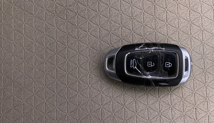 2019 Hyundai Verna 1.6 VTVT SX, Petrol, Manual, 30,582 km, Key Close Up