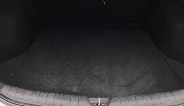 2019 Hyundai Verna 1.6 VTVT SX, Petrol, Manual, 30,582 km, Boot Inside