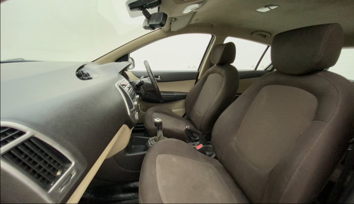 2012 Hyundai i20 SPORTZ 1.4 CRDI, Diesel, Manual, 1,32,781 km, Right Side Front Door Cabin