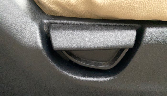 2019 Hyundai NEW SANTRO SPORTZ MT, Petrol, Manual, 24,306 km, Driver Side Adjustment Panel