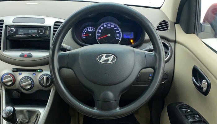 2013 Hyundai i10 MAGNA 1.2, Petrol, Manual, 1,07,827 km, Steering Wheel Close Up