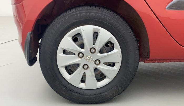 2013 Hyundai i10 MAGNA 1.2, Petrol, Manual, 1,07,827 km, Right Rear Wheel